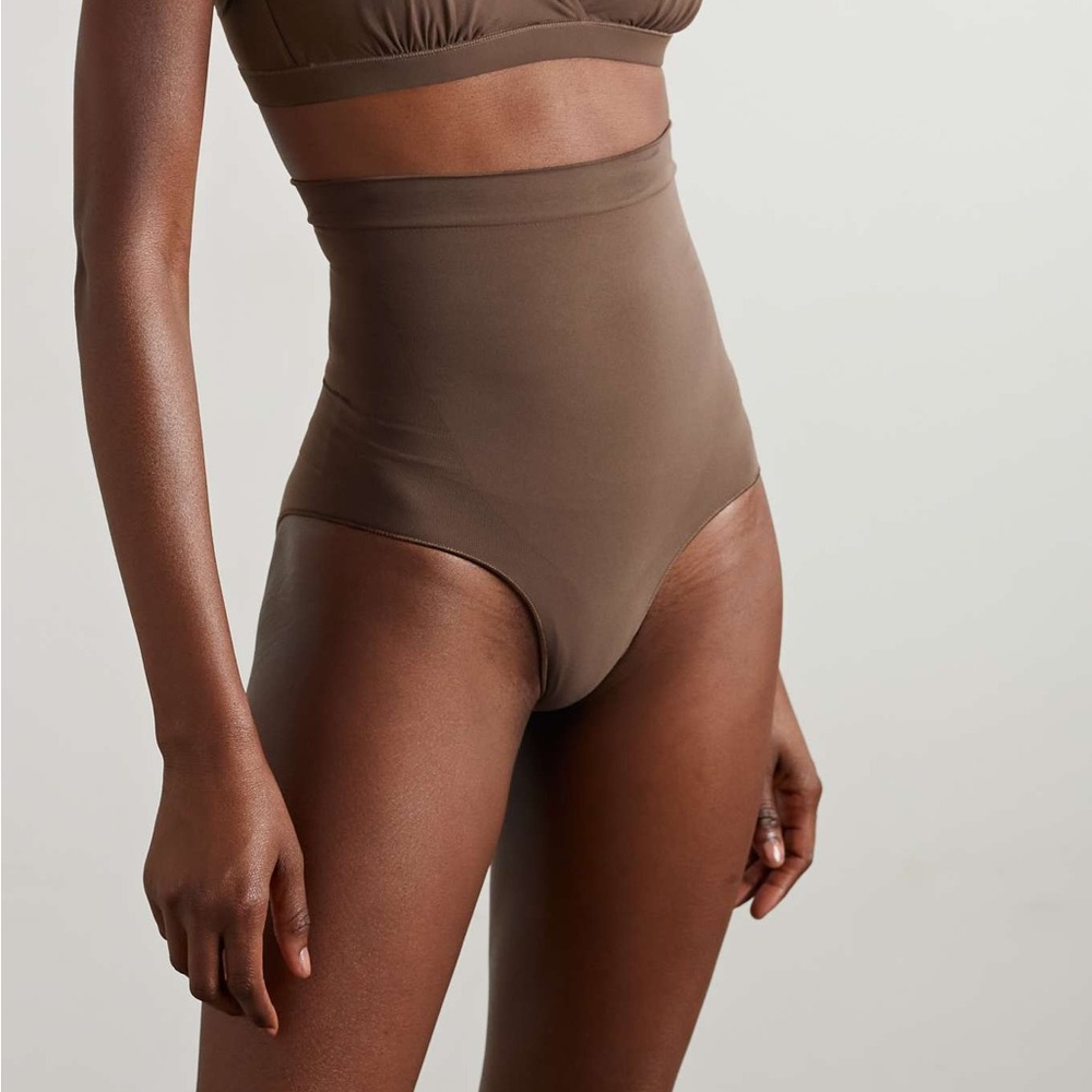SKIMS High-Waist Seamless Shapewear Briefs in Cocoa Brown